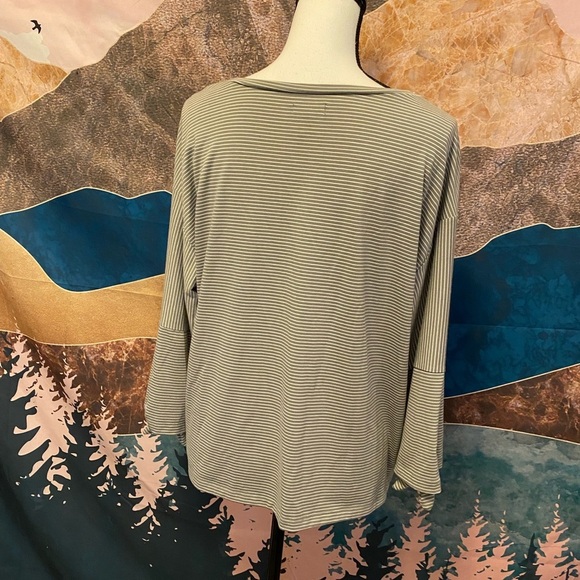 Susina top size small - Picture 3 of 5